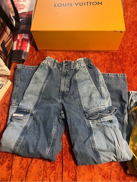 BDG Light Blue Relaxed Denim Jeans - Picture 2 of 8
